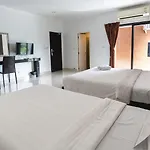 Hotel Tribe