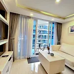 Grand Avenue * Pattaya