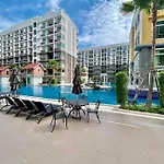 Arcadia Continental 1 Bedroom Pool View