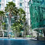 Apartment Center & Hot Hot Hot Pattaya