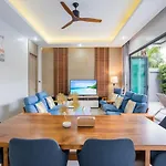 Hollywood Luxury Poolvilla Walking Street 4 Bedrooms Pattaya
