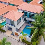 Hollywood Luxury Poolvilla Walking Street 4 Bedrooms Villa *