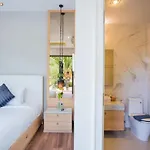 Hollywood Luxury Poolvilla Walking Street 4 Bedrooms Villa Pattaya