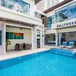 Hollywood Luxury Poolvilla Walking Street 4 Bedrooms * Pattaya