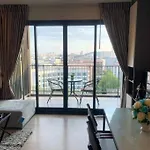 Base Hub - 2 Bedroom 53 M2 By Central And Hilton