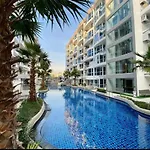 อพาร์ทเม้น Large Deluxe Grand Avenue Pattaya