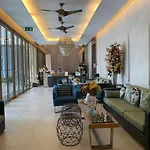 Pattaya市中心/临近海滩/无边泳池/家具齐全/24小时安保