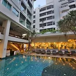 โรงแรม Sunshine & Residences