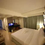 โรงแรม Sunshine & Residences