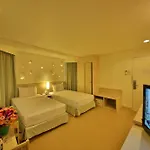 Sunshine & Residences โรงแรม 3*