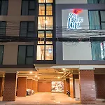 Sunshine Hip Hotel