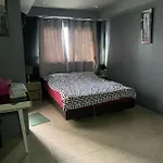 Happy Apple Guest house