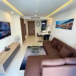 Large Deluxe 5 Grand Avenue * Pattaya