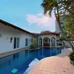 Party Poolvilla