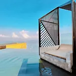 อพาร์ทเม้น Edge Sea View *