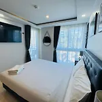 Apartment Grand Avenue Conde