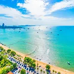 Perfect For 5 Guests, Sea View, 2 Pools, Sport Studio, Netflix