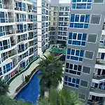 芭提雅中心 Grand Avenue 2卧室公寓泳池景 智能电视 高速互联网