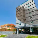 Iris Palace