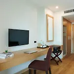 Adelphi 4*
