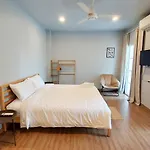The Inn10 Pool Pattaya, Entire 9 Bedroom 22 Guests, Private Pool, 5 Parking Lots *