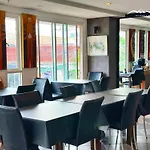 Naris Art Hotel