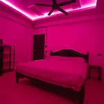 Splash Bar And Guesthouse