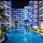 Large Deluxe Grand Avenue