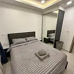 Exclusive Arcadia - Amazing Pools & Gardens, Gym, Sauna, Waterfalls, Jacuzzi, Fast Internet Apartment *