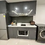 Apartment Exclusive Arcadia - Amazing Pools & Gardens, Gym, Sauna, Waterfalls, Jacuzzi, Fast Internet Pattaya