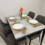 Apartment Exclusive Arcadia - Amazing Pools & Gardens, Gym, Sauna, Waterfalls, Jacuzzi, Fast Internet *