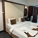 Maleez Lodge