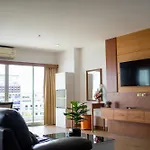 Hotel Vtsix At View Talay 6 4*