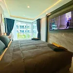 Large Luxury Condo - Pattaya City Centre - Grand Avenue Residences, Pool View - 413