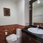 Villa D34长住优惠房-芭提雅市中心高端4间卧室泳池别墅 Pattaya