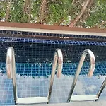 Pum & Bee\'S Grande Caribbean Condo Resort