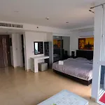 Cozy Centara Condo Downtown Pattaya Beach