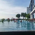 Apartment Centric Sea 中心海网红公寓