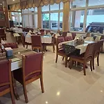 Whitehouse Condotel
