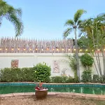 Mejestic Green Garden Villa