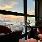 Edge Cozy Vacation Condo Infinite Sky Pool