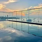 อพาร์ทเม้น Edge Cozy Vacation Infinite Sky Pool *