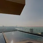 อพาร์ทเม้น Edge Cozy Vacation Infinite Sky Pool *