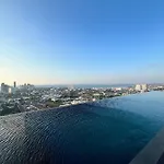 อพาร์ทเม้น Infinity Pool At Posh