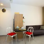 Unixx South By Gv Apartment