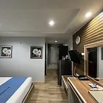 The Beach Front Resort, Pattaya