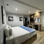 The Beach Front Resort, Pattaya