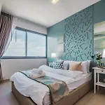 Unixx By The Sea Apartment *