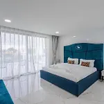 Luxury Pool Villa Near Walking Street