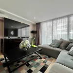 The Aurora Praatumnak - Luxury Two Bedroom Apartment Near The Sea